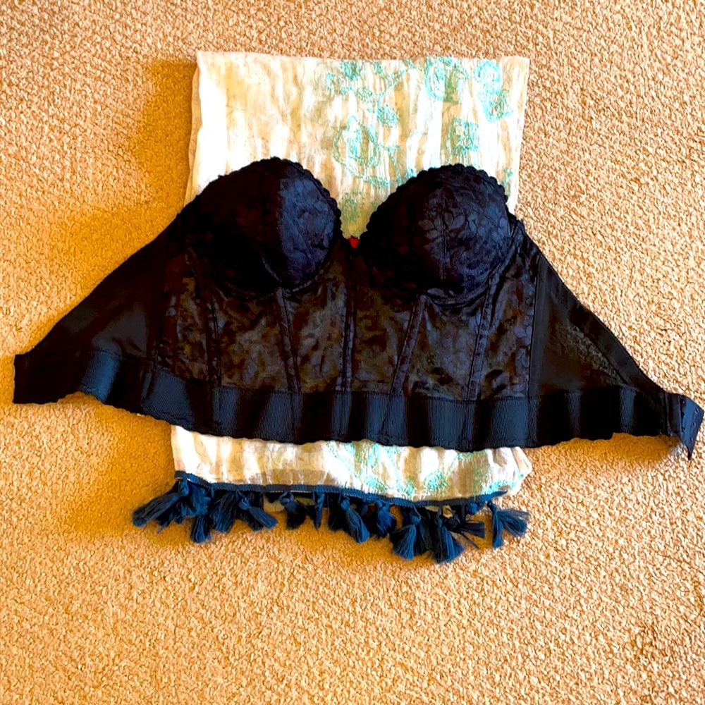 Long lone strapless bra. 36C